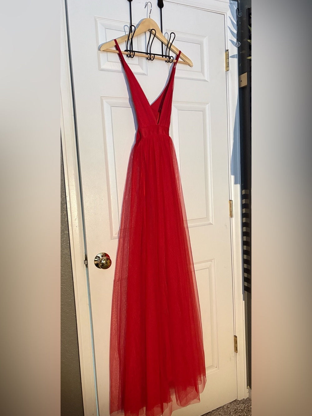 NWOT Elegant Red Tulle V-Neck Evening Dress